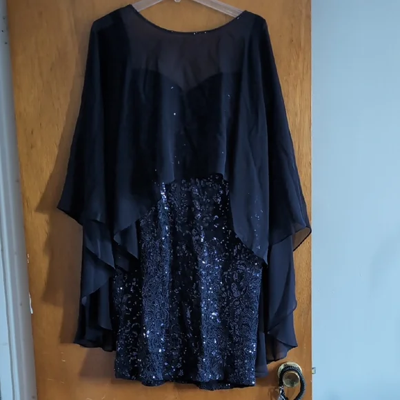 Laura - Picture 5 of 10